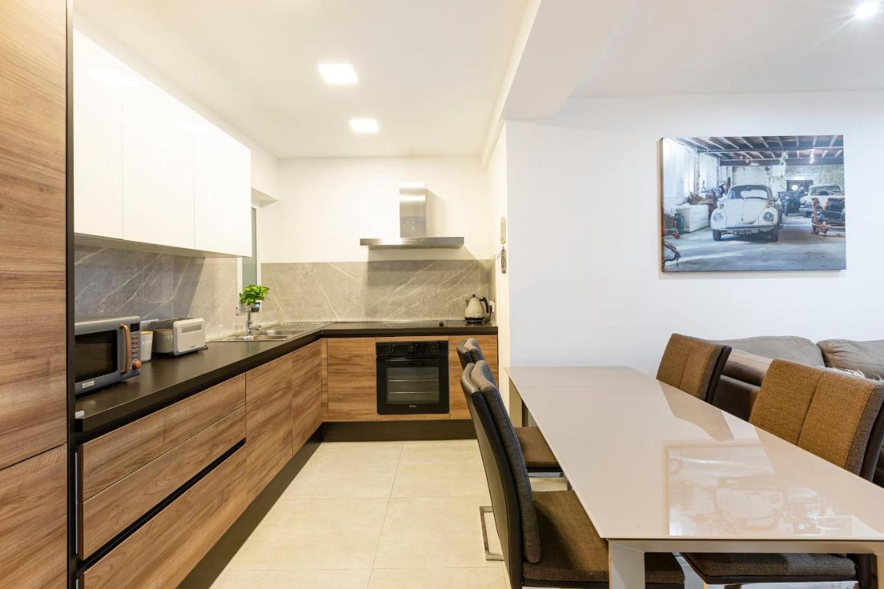 Golden Flat In San Pawl-Hosted By Sweetstay 세인트폴스베이 외부 사진