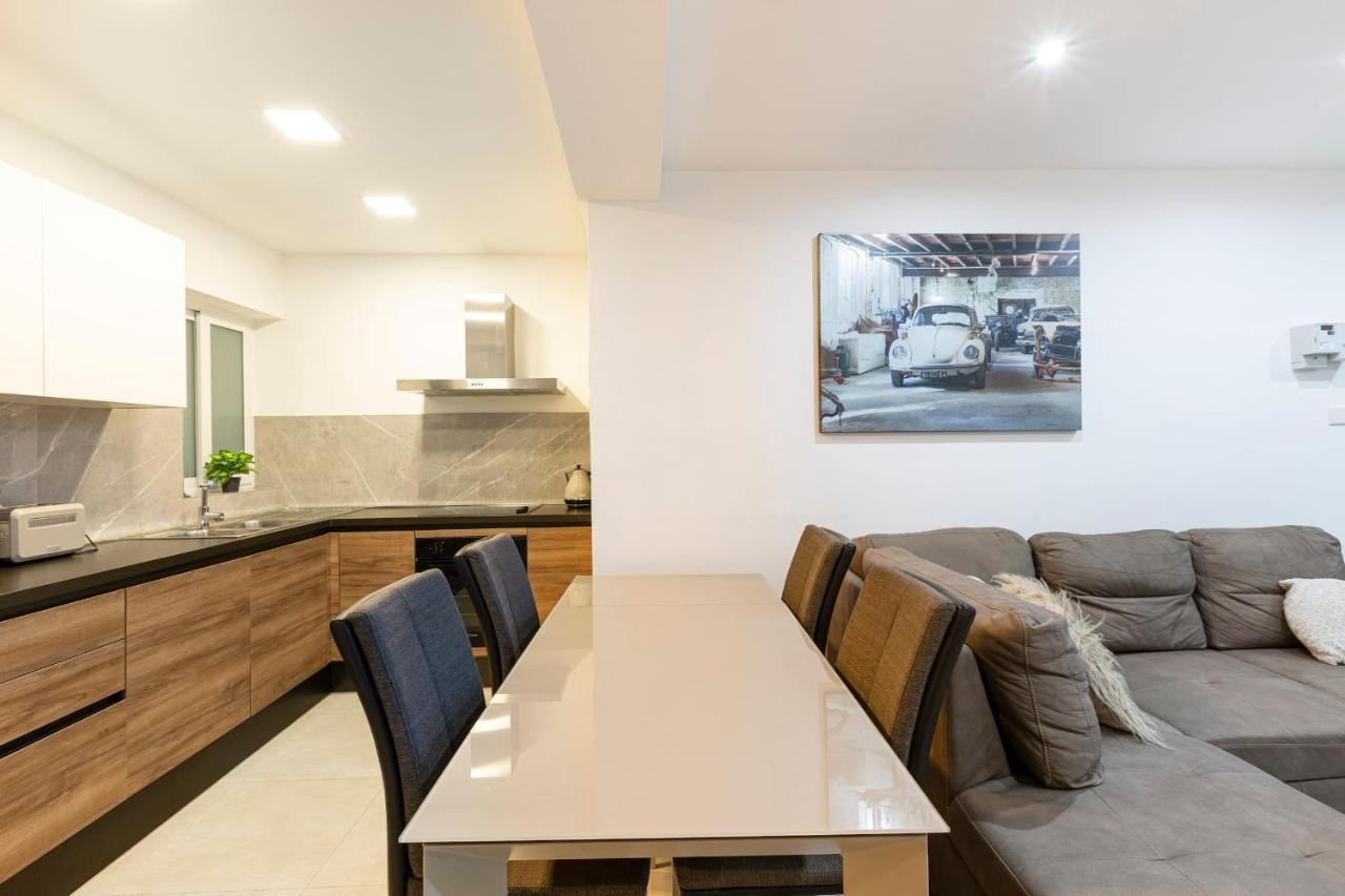 Golden Flat In San Pawl-Hosted By Sweetstay 세인트폴스베이 외부 사진
