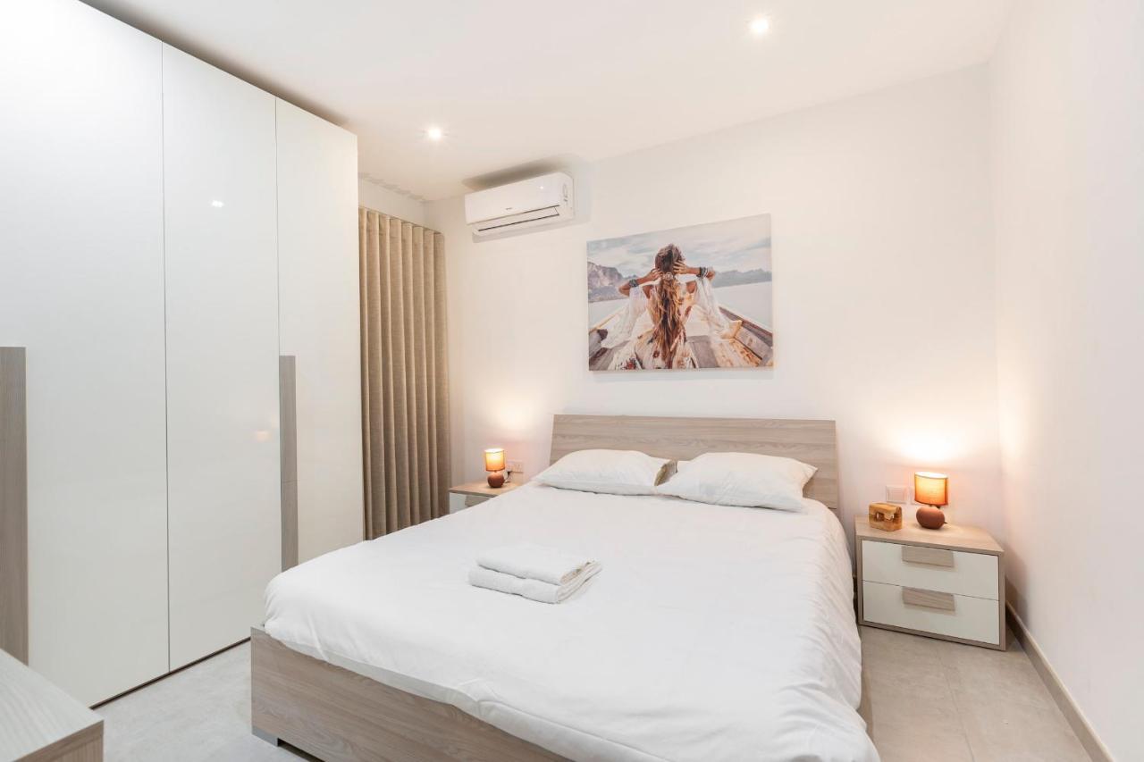 Golden Flat In San Pawl-Hosted By Sweetstay 세인트폴스베이 외부 사진