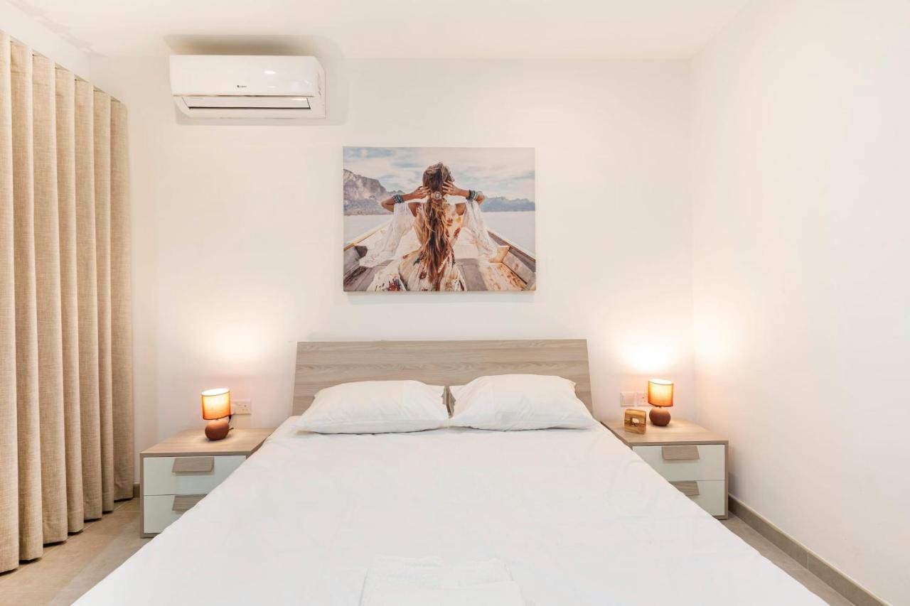 Golden Flat In San Pawl-Hosted By Sweetstay 세인트폴스베이 외부 사진
